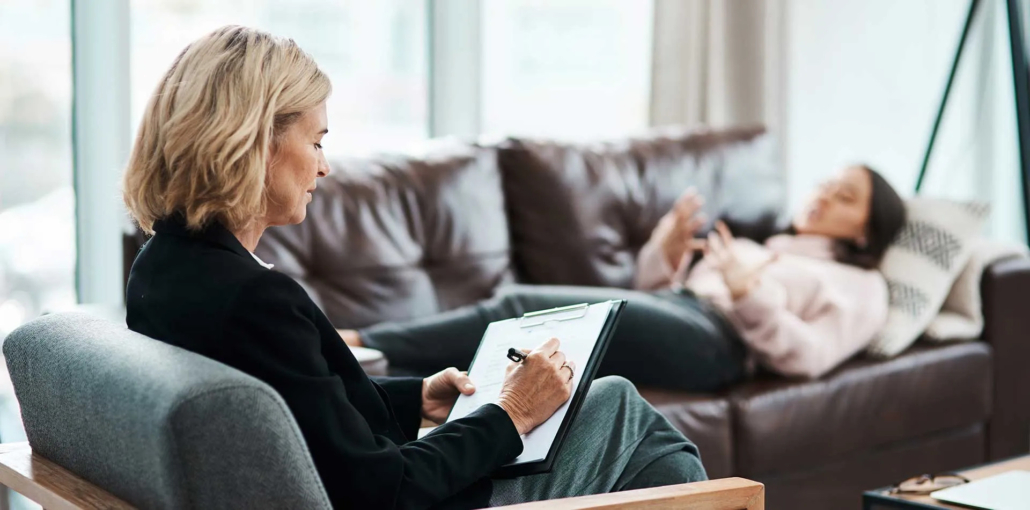  A counseling session in a comfortable setting